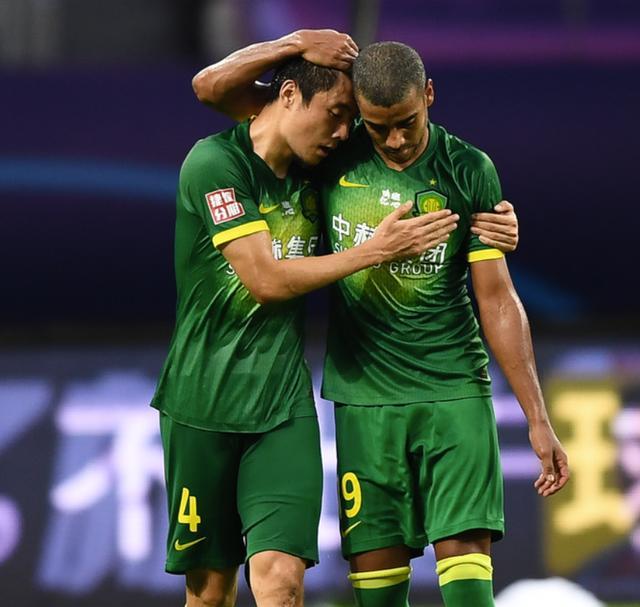 爱游戏体育-今夜成都蓉城备战足总杯，豪取连胜细节曝光，质疑声仍在，数据趋势出现新变化的简单介绍