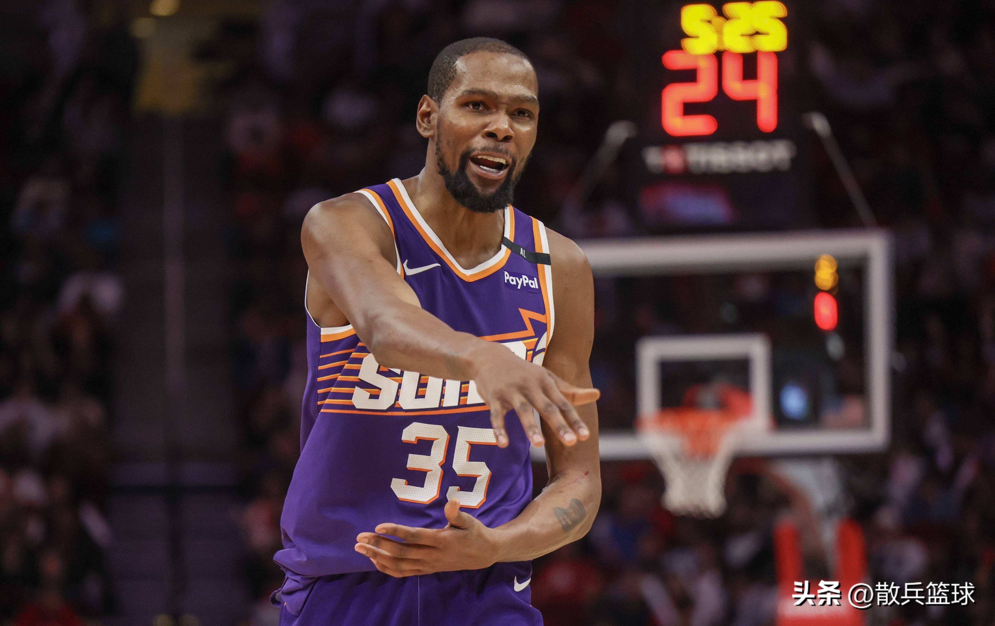 爱游戏体育-关于杜兰特回归赛场，爆冷首场状态亮眼，公牛观众沸腾！的信息