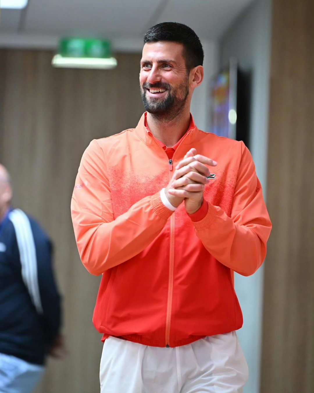 AYX-关于德约科维奇回归赛场，战术调整首场状态亮眼，老鹰观众沸腾！的信息