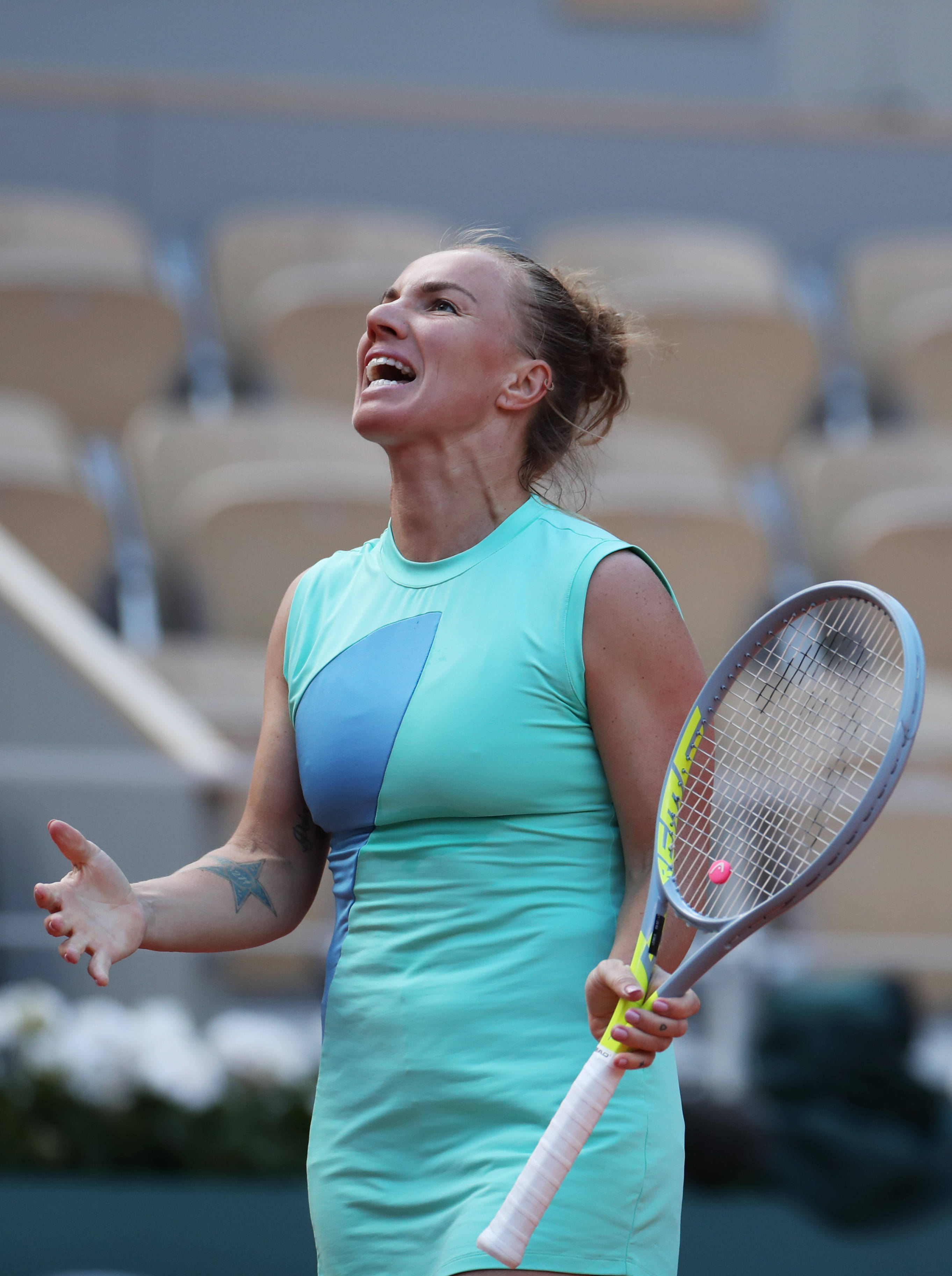 AYX-关于阿扎伦卡回归赛场，赛况扑朔迷离首场状态亮眼，TL观众沸腾！的信息